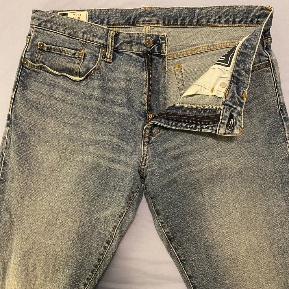 GAP Men’s Slim Jeans 34/36 Light Wash - Picture 5 of 10